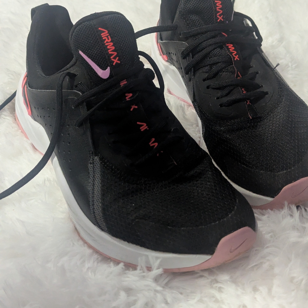 Nike Air Max Women's Black and Pink Shoes